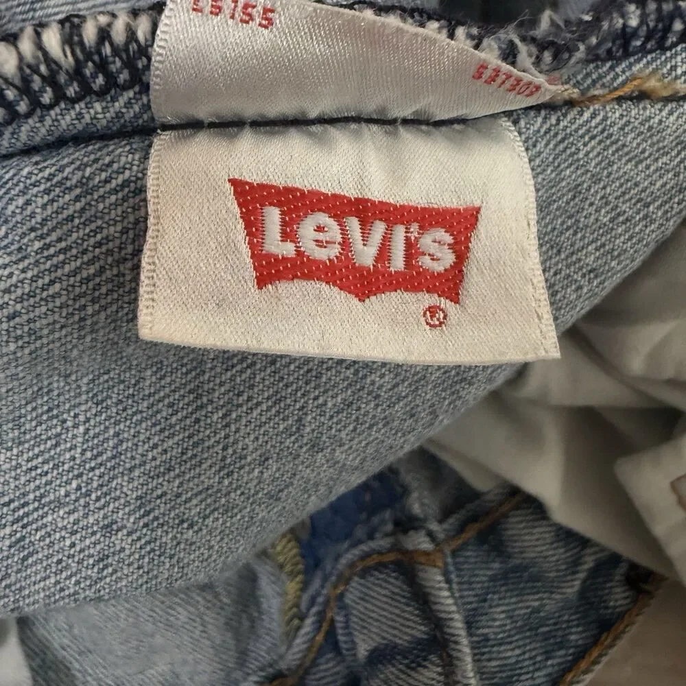 Men’s Levi’s 501 Shorts Button Fly Light Wash Size 33 Factory Hemmed Jorts